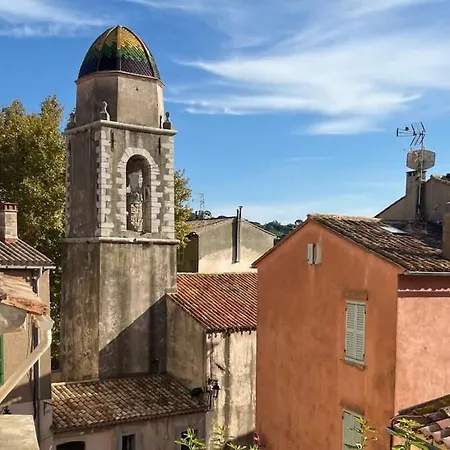 Le Paon L Old Town & Ac L Shellter *