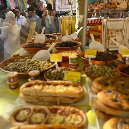 Apartmán Le Paon L Old Town & Ac L Shellter