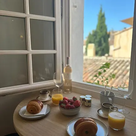 Le Paon L Old Town & Ac L Shellter Apartmán