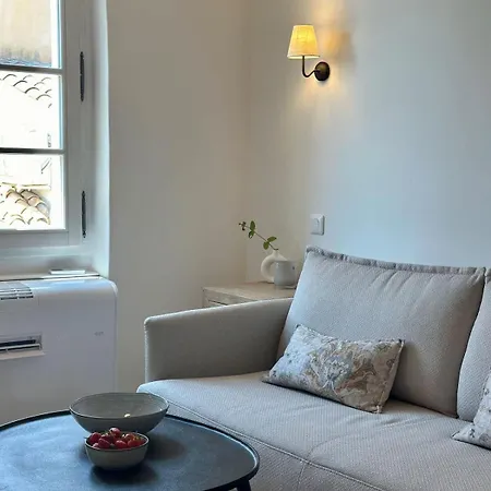 Le Paon L Old Town & Ac L Shellter * سان تروبيه