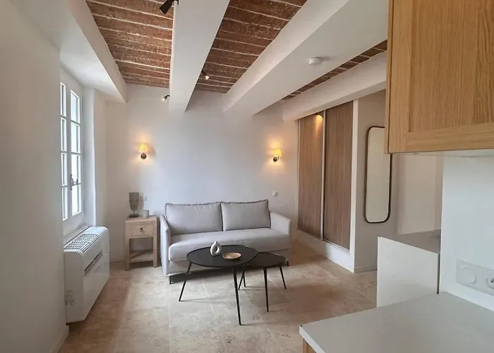 Apartmán Le Paon L Old Town & Ac L Shellter