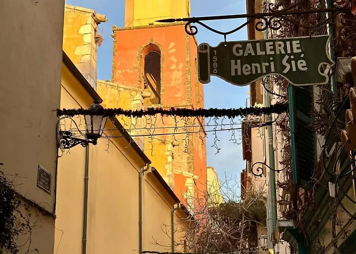 Le Paon L Old Town & Ac L Shellter