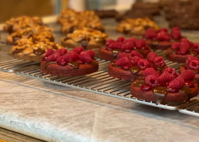 Le Paon L Old Town & Ac L Shellter