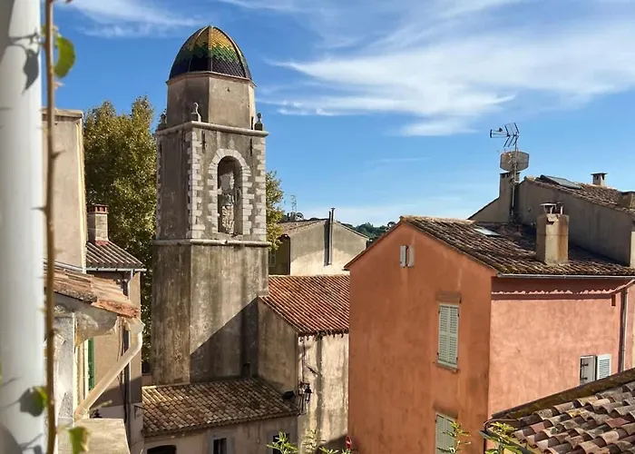 Le Paon L Old Town & Ac L Shellter *